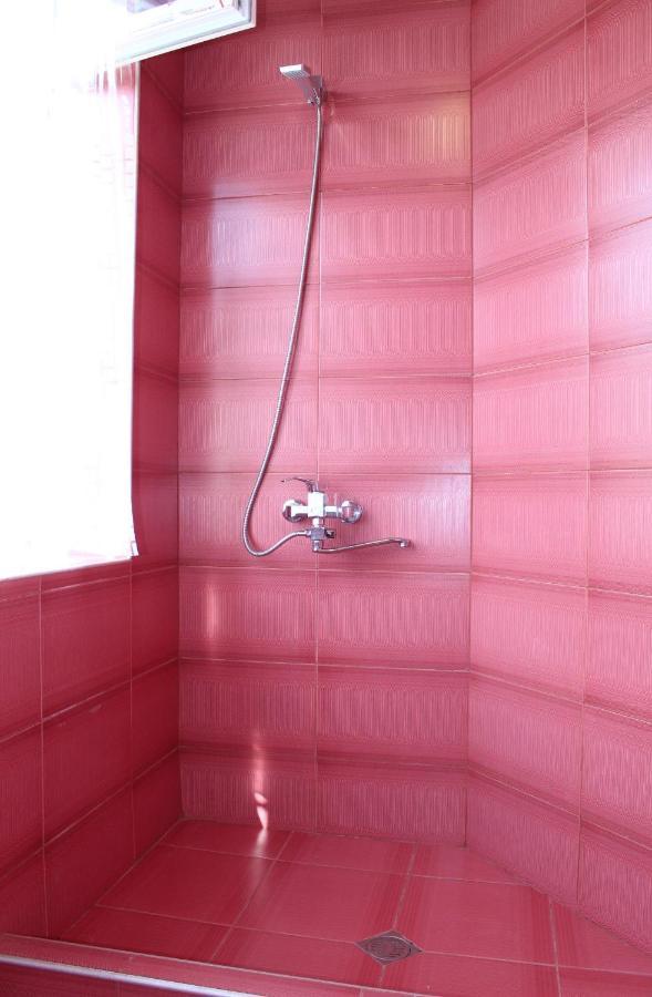 Guest House Racha أمبرولاوري المظهر الخارجي الصورة