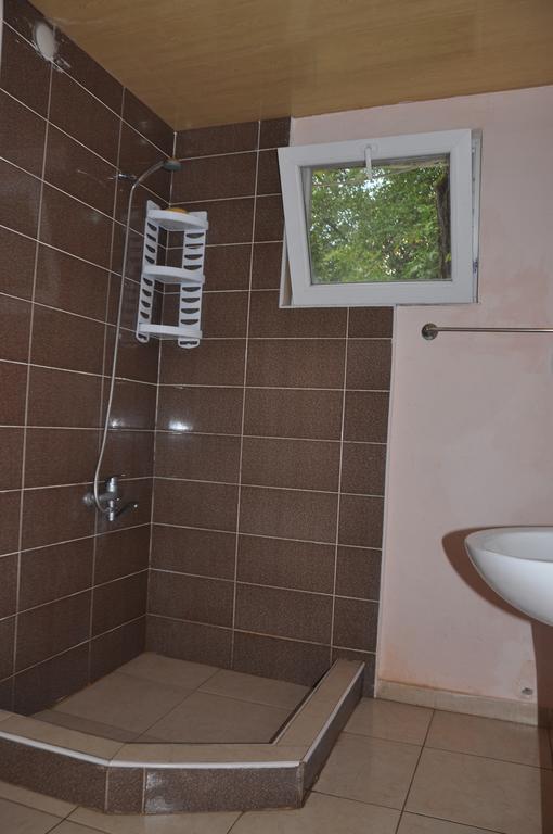 Guest House Racha أمبرولاوري المظهر الخارجي الصورة